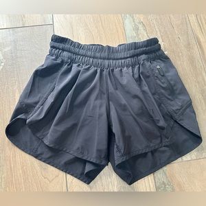 Lululemon tracker shorts